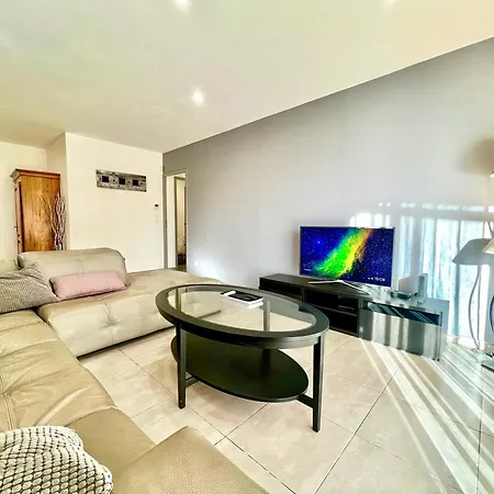 L'oustau Degio - Provence, Piscine, Clim, Calme, 4 Chambres, 6 Lits, 2 Salles De Bains, 8 Personnes Villa