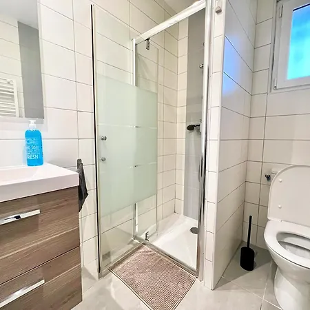 L'oustau Degio - Provence, Piscine, Clim, Calme, 4 Chambres, 6 Lits, 2 Salles De Bains, 8 Personnes Istres