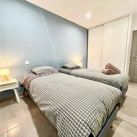 Villa L'oustau Degio - Provence, Piscine, Clim, Calme, 4 Chambres, 6 Lits, 2 Salles De Bains, 8 Personnes Istres