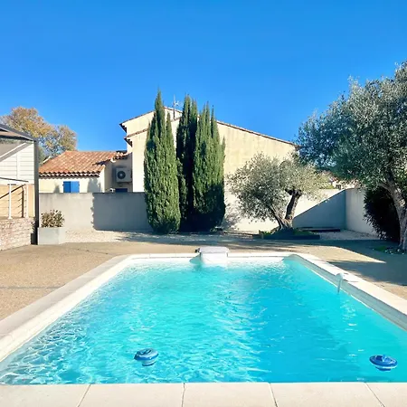 L'oustau Degio - Provence, Piscine, Clim, Calme, 4 Chambres, 6 Lits, 2 Salles De Bains, 8 Personnes Villa