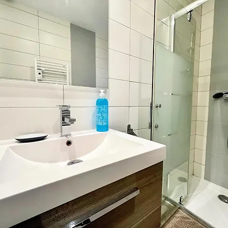 L'oustau Degio - Provence, Piscine, Clim, Calme, 4 Chambres, 6 Lits, 2 Salles De Bains, 8 Personnes *