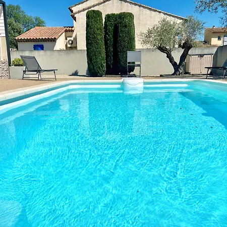 Villa L'oustau Degio - Provence, Piscine, Clim, Calme, 4 Chambres, 6 Lits, 2 Salles De Bains, 8 Personnes *