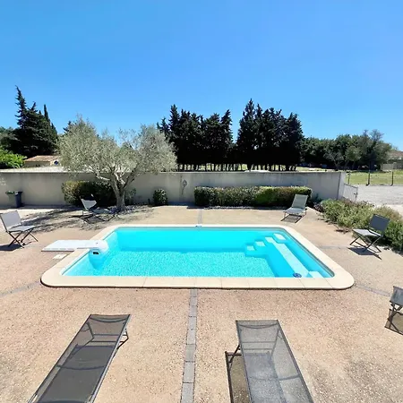 L'oustau Degio - Provence, Piscine, Clim, Calme, 4 Chambres, 6 Lits, 2 Salles De Bains, 8 Personnes Istres
