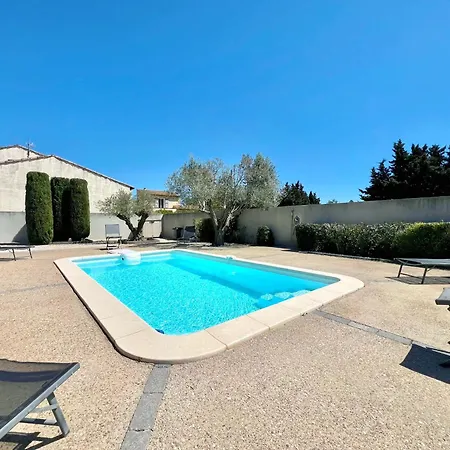 L'oustau Degio - Provence, Piscine, Clim, Calme, 4 Chambres, 6 Lits, 2 Salles De Bains, 8 Personnes * Istres