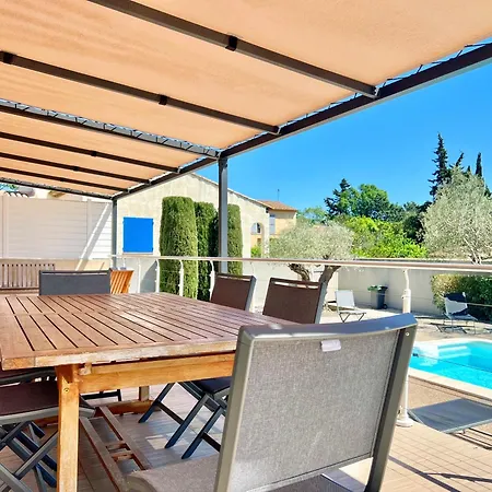 L'oustau Degio - Provence, Piscine, Clim, Calme, 4 Chambres, 6 Lits, 2 Salles De Bains, 8 Personnes Istres